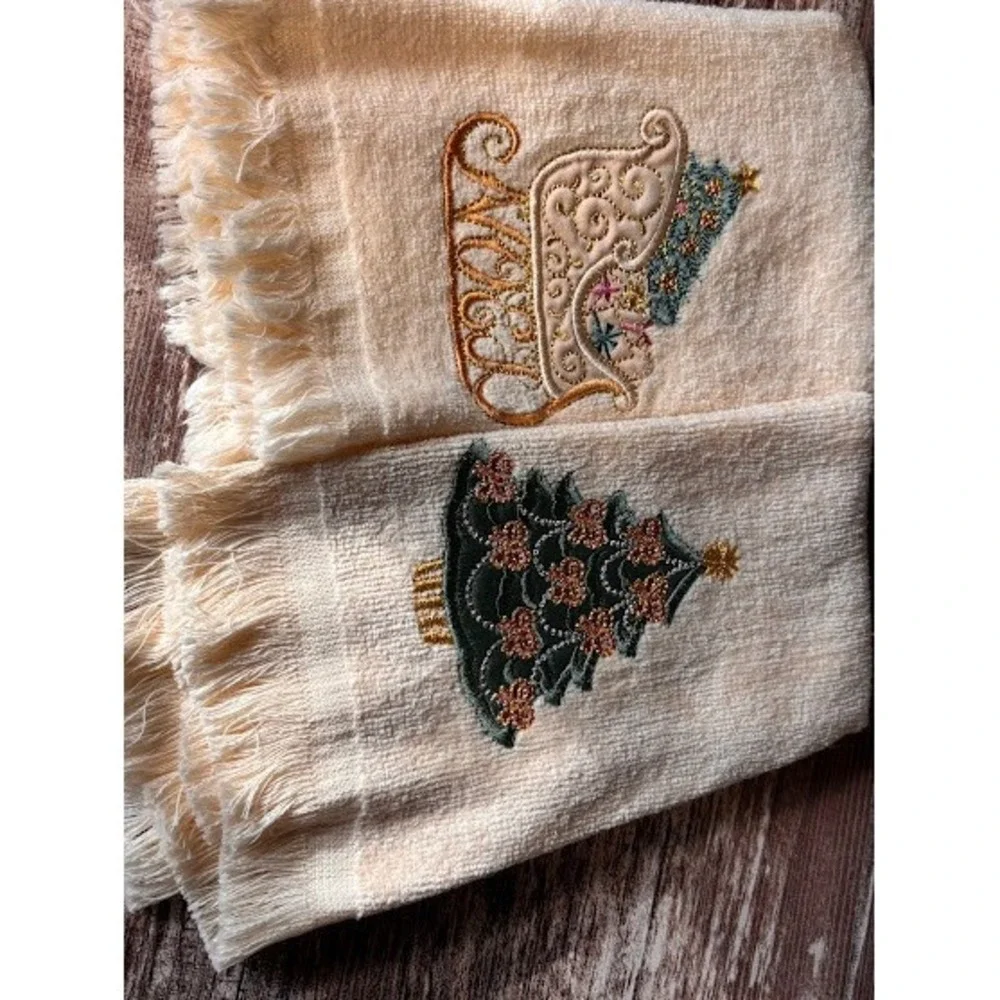Set of 2 Embroidered Christmas Hand Towels Sleigh Tree‎ Noel